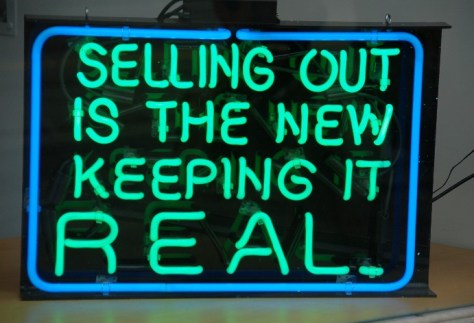 Toronto_SellingOutSign